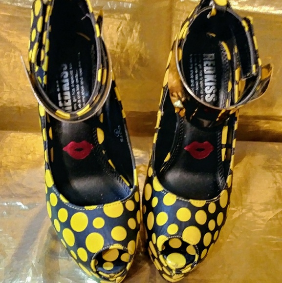 Red kiss. DOTS. platform heels 6 - Picture 3 of 4